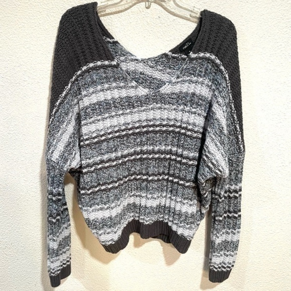 RUE 21 blue and gray striped knit cropped oversized sweater size medium